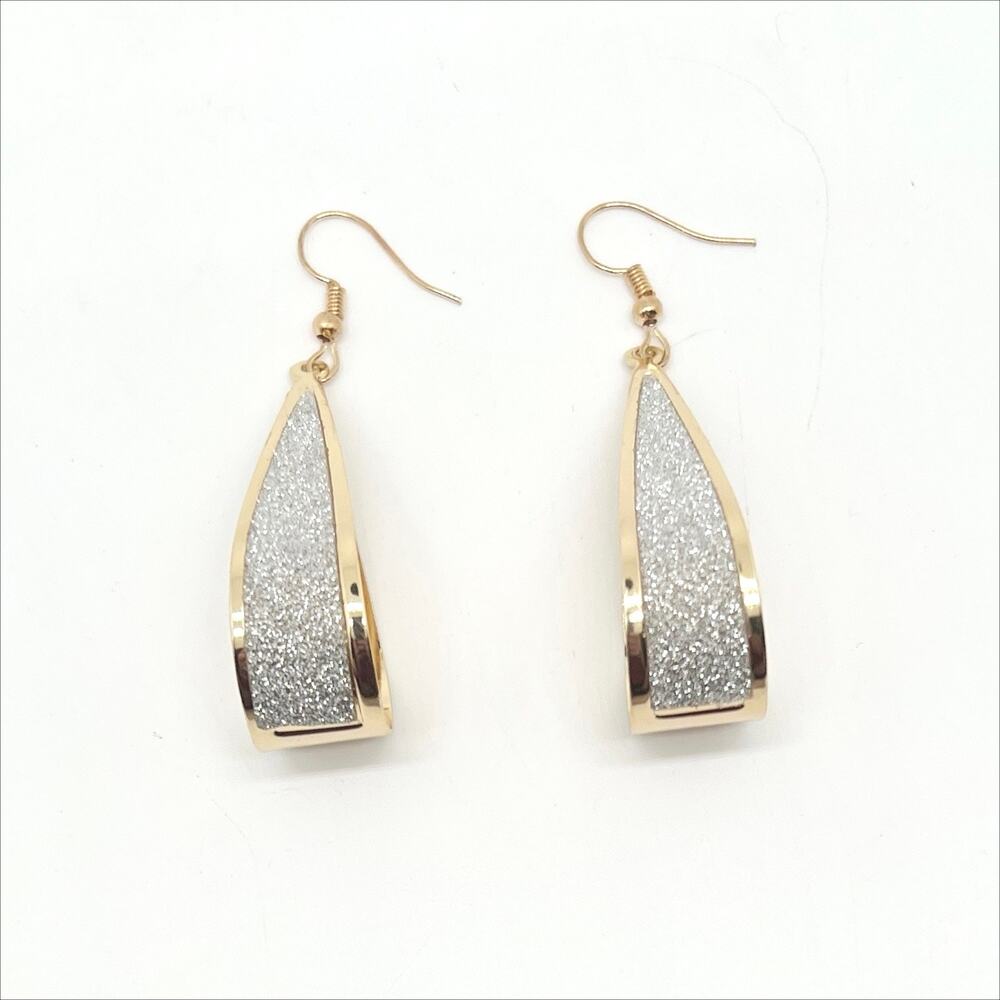 🔥 Vintage Y2K Gold Dangle Drop Earrings With Silver Glitter Pierced Ears